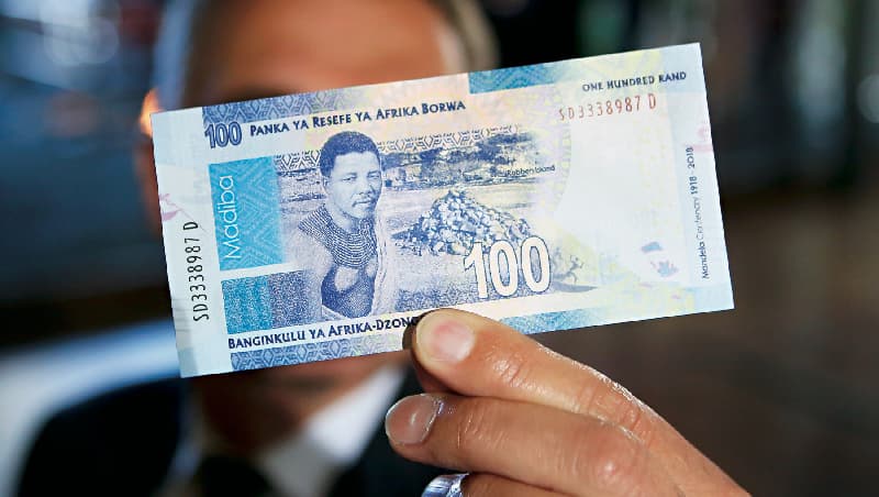近10年，南非幣兌美元已累計約6成跌幅，投資人在選擇相關商品時，已無法忽視匯差所帶來的風險。